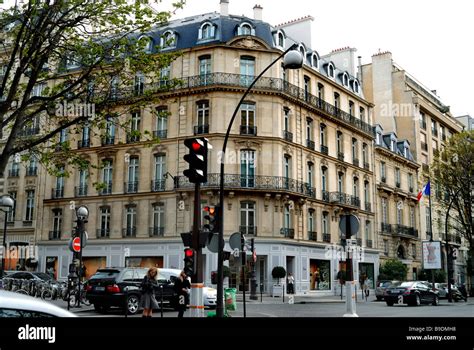 avenue montaigne paris france.